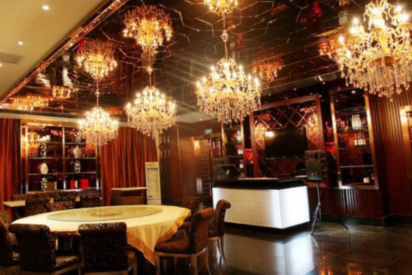 辣得开胃，爽到脚底——重庆丝足耍耍6的绝妙体验